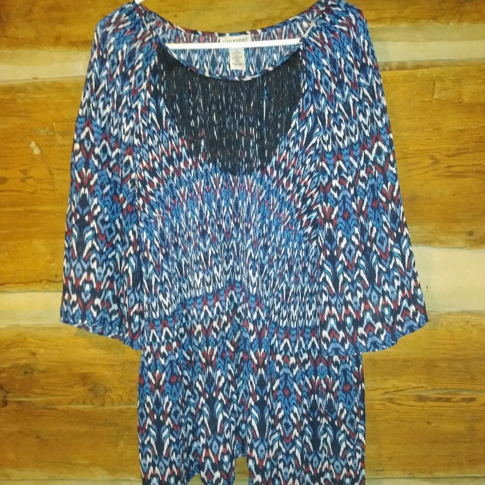 Lightweight blouse with tassel like fringe